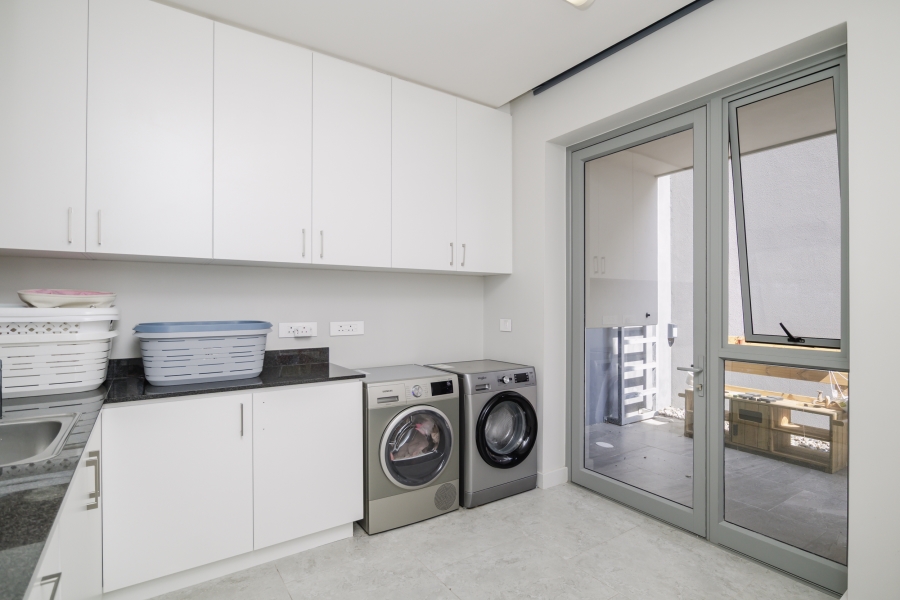 4 Bedroom Property for Sale in Fresnaye Western Cape